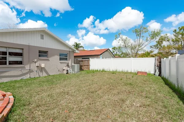 $3,200 | 2977 Palmetto Court, Dunedin, FL 34698