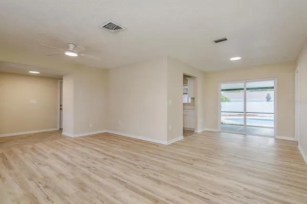 $3,200 | 2977 Palmetto Court, Dunedin, FL 34698