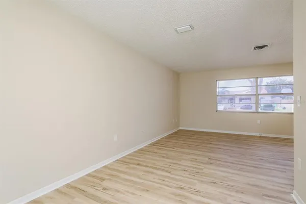 $3,200 | 2977 Palmetto Court, Dunedin, FL 34698