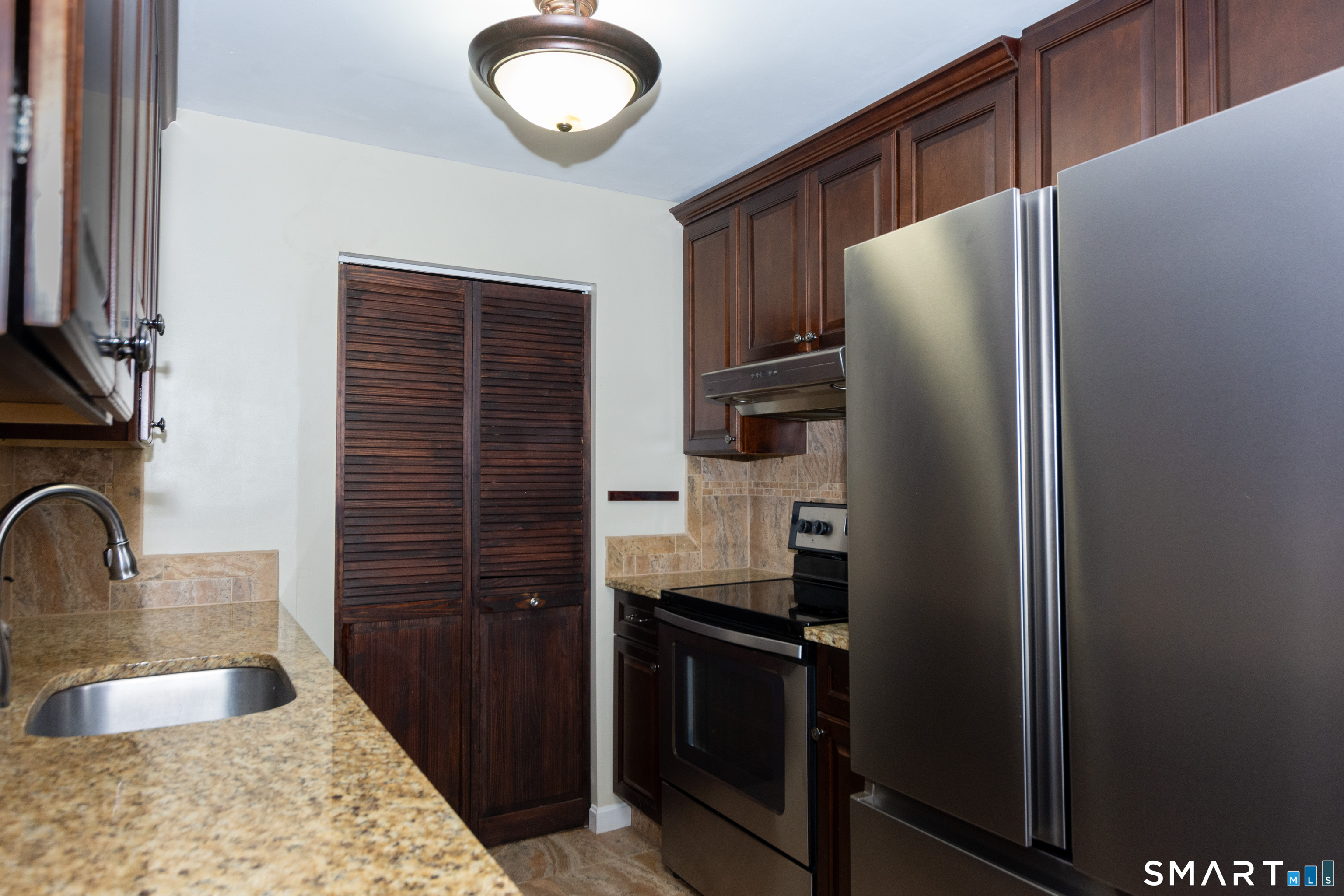 72 Buddington Road, Unit 1 Groton, CT 06340 - Photo 7 of 14