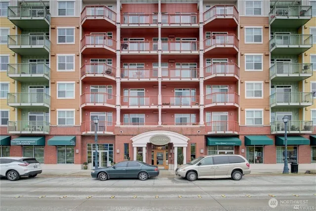 $2,150 | 16141 Cleveland Street, Unit 217, Redmond, WA 98052