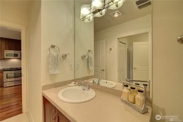 $2,150 | 16141 Cleveland Street, Unit 217, Redmond, WA 98052