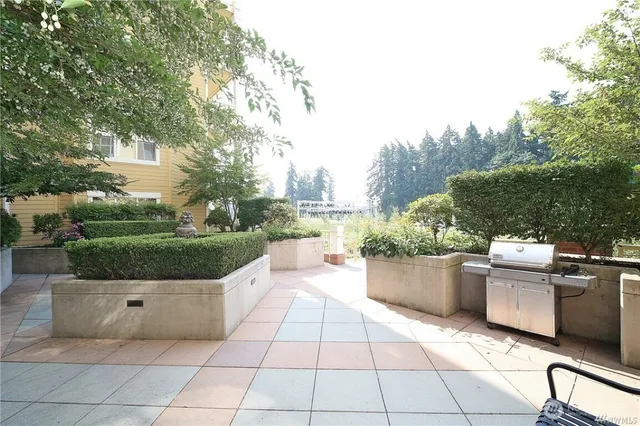 $2,150 | 16141 Cleveland Street, Unit 217, Redmond, WA 98052