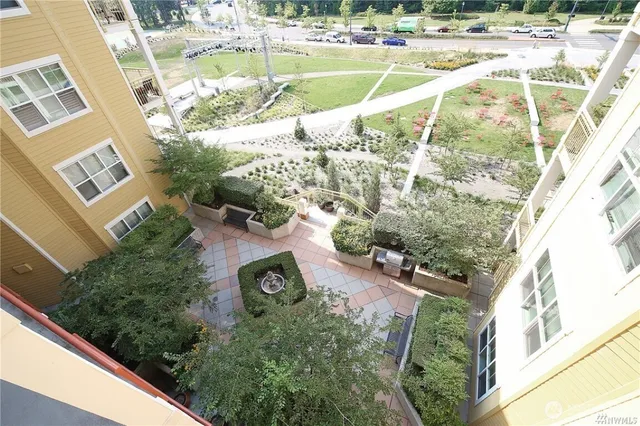 $2,150 | 16141 Cleveland Street, Unit 217, Redmond, WA 98052