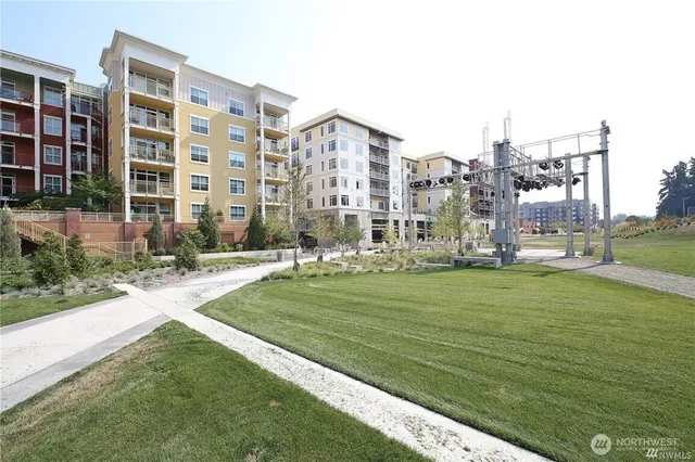 $2,150 | 16141 Cleveland Street, Unit 217, Redmond, WA 98052