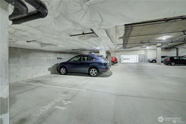 $2,150 | 16141 Cleveland Street, Unit 217, Redmond, WA 98052