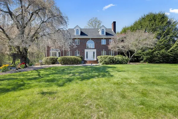 $1,300,000 | 14 McTaggart Street, Westborough, MA 01581