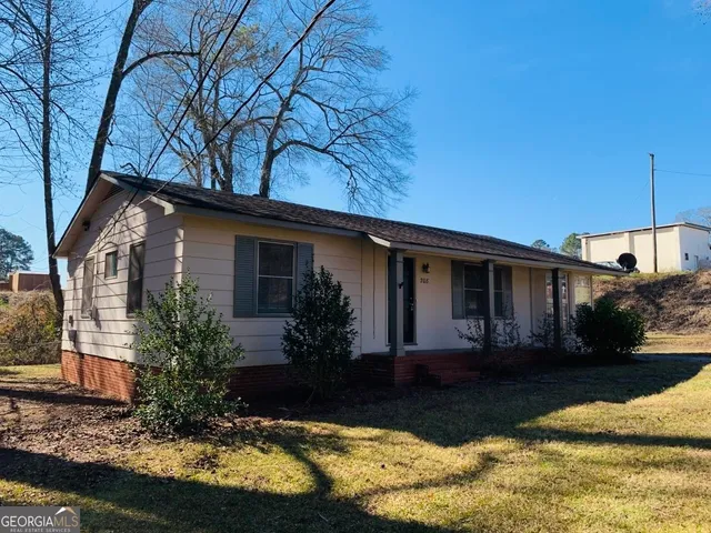 $1,495 | 208 Laurel Lane, LaGrange, GA 30241
