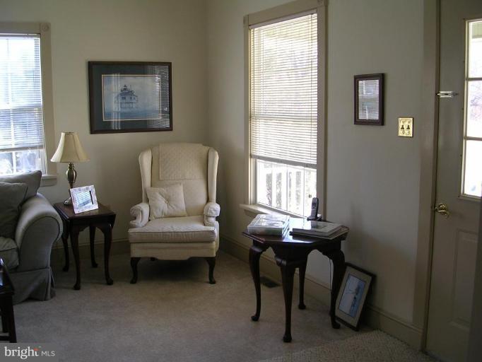 21352 Phillips Road Tilghman, MD 21671 - Photo 4 of 18 Living Room