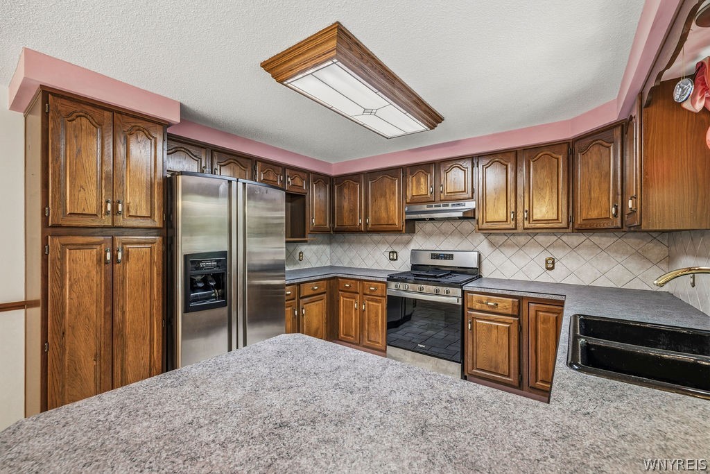 5788 Stone Road Lockport, NY 14094 - Photo 4 of 38