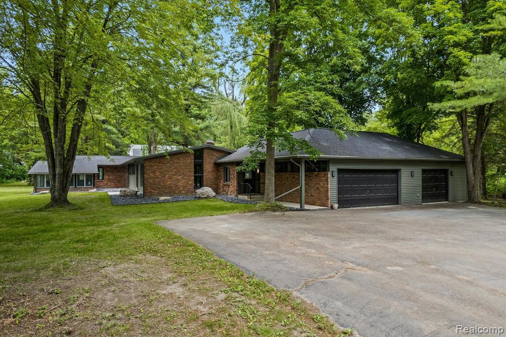 1765 East Predmore Road Oakland, MI 48363 - Photo 2 of 65
