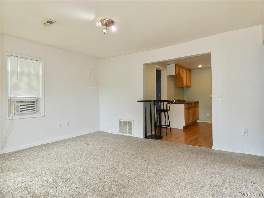 21332 Dix Toledo Road Woodhaven, MI 48183 - Photo 9 of 33