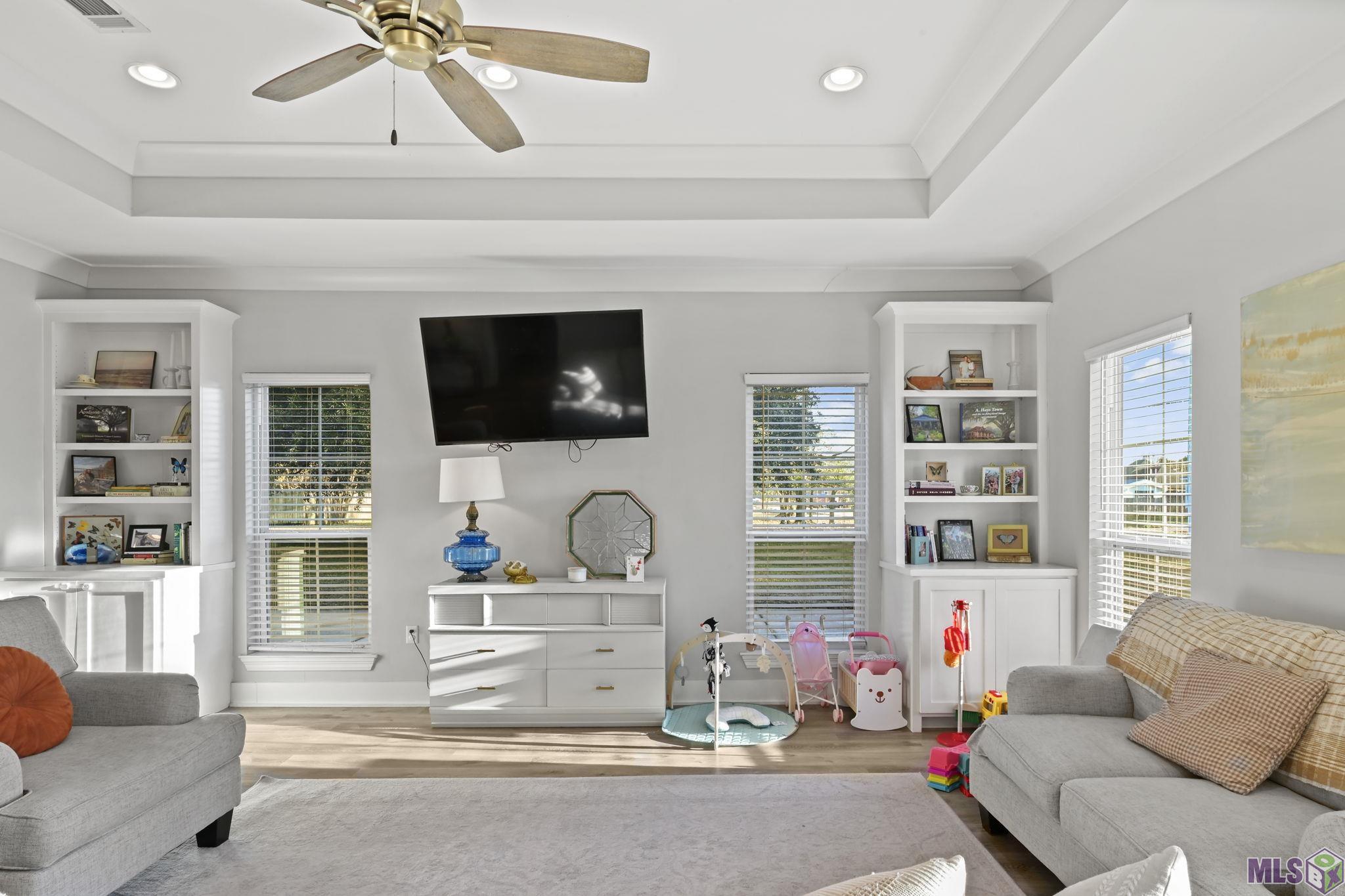 18478 Magnolia Estates Prairieville, LA 70769 - Photo 4 of 21 OPEN LIVING ROOM