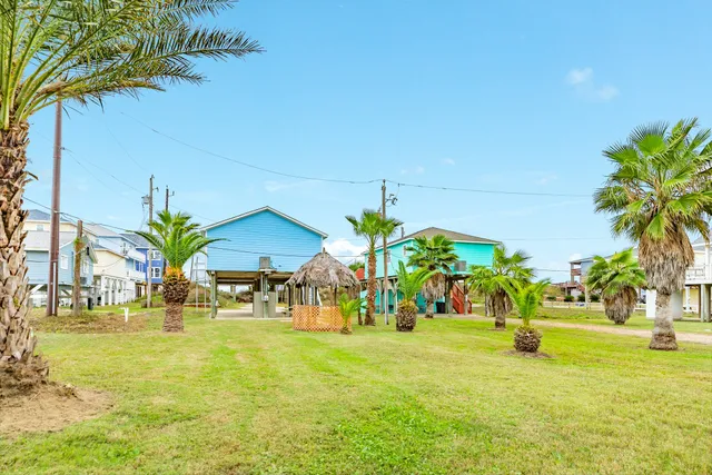 $395,000 | 623 Crane Court, Surfside Beach, TX 77541