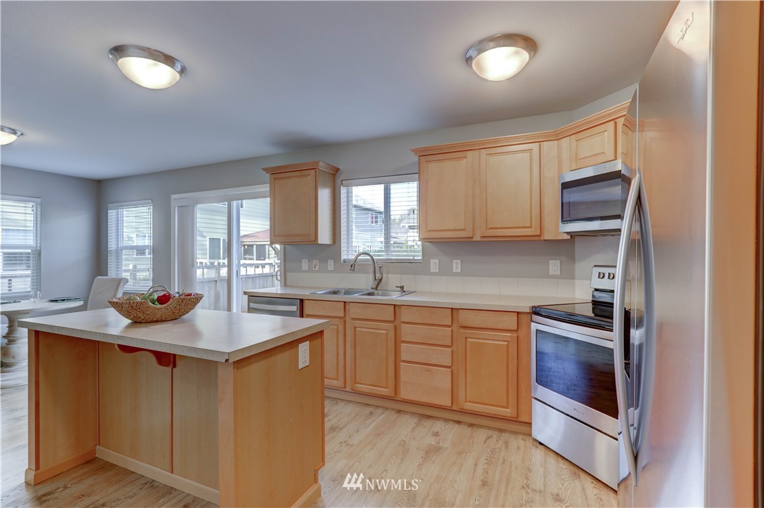 4242 Roxanna Loop Southeast Lacey, WA 98503 - Photo 8 of 18 Gallery Image 8