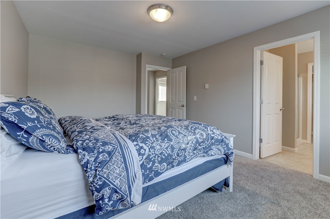4242 Roxanna Loop Southeast Lacey, WA 98503 - Photo 10 of 18 Gallery Image 10