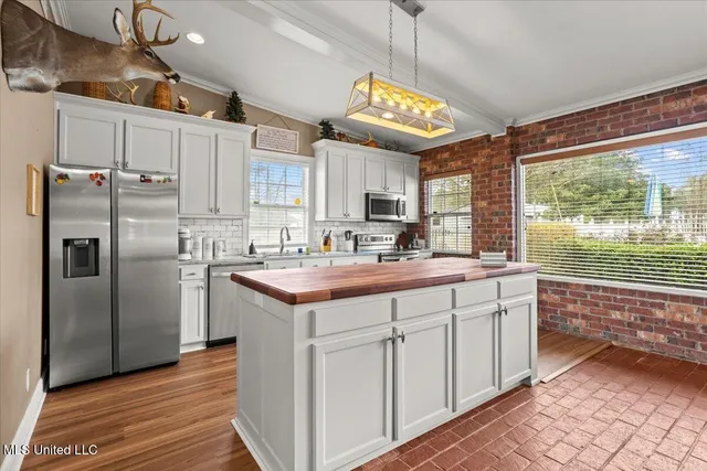 $699,900 | 13835 Highway 98, Smithdale, MS 39664