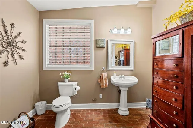 $699,900 | 13835 Highway 98, Smithdale, MS 39664