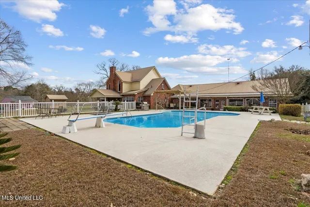 $699,900 | 13835 Highway 98, Smithdale, MS 39664