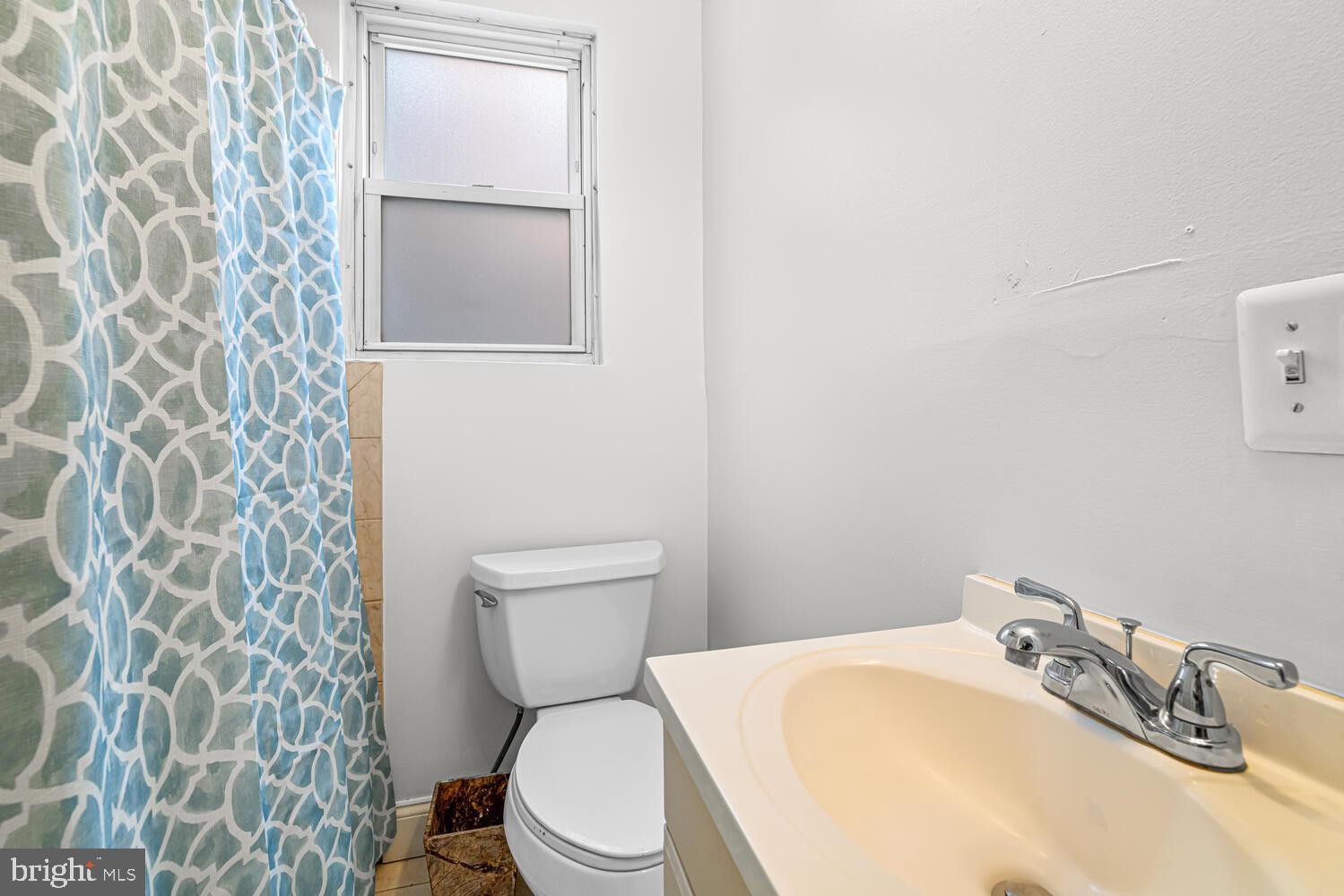 809 McClellan Street Philadelphia, PA 19148 - Photo 16 of 25 bathroom