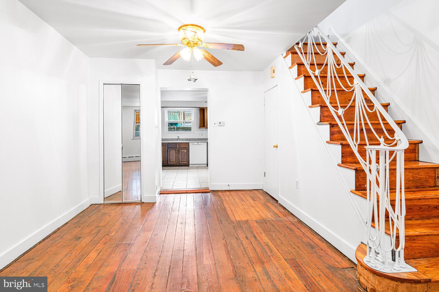 809 McClellan Street Philadelphia, PA 19148 - Photo 4 of 25 .