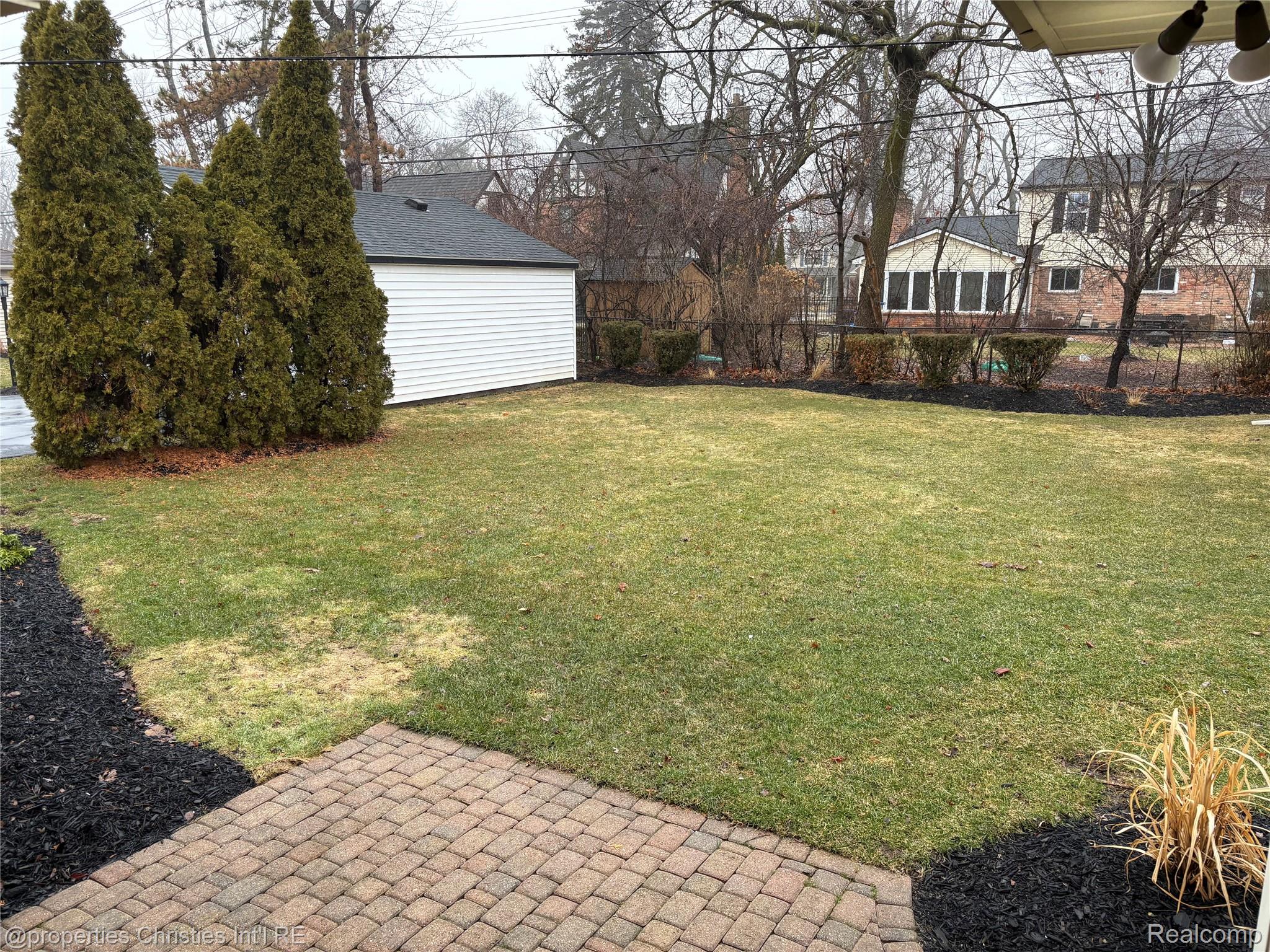 17330 Beverly Road Franklin, MI 48025 - Photo 23 of 24 View of fenced yard