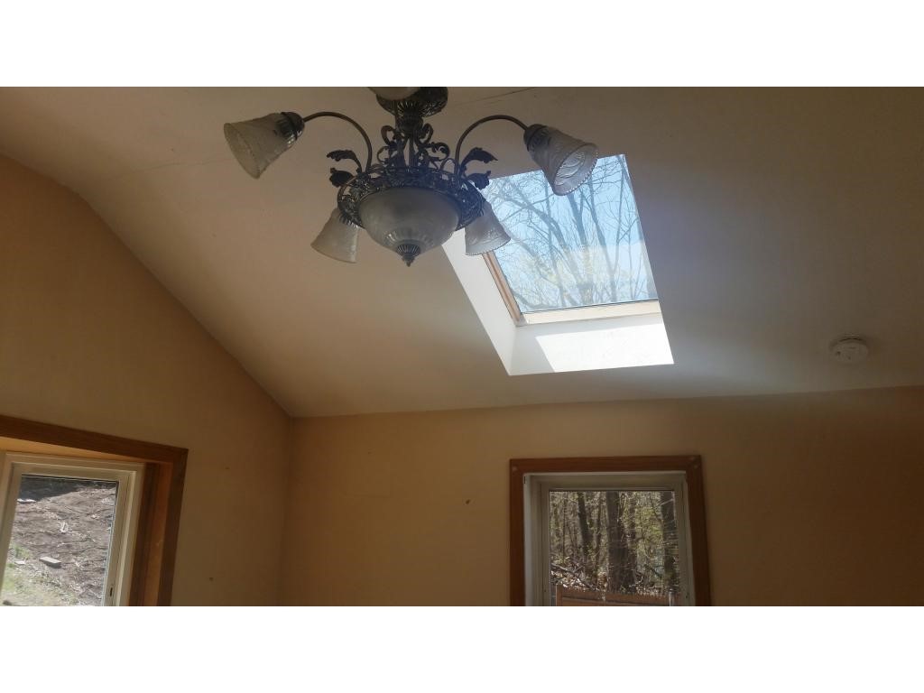 144 Varney Street Manchester, NH 03102 - Photo 3 of 8 Gallery Image 3
