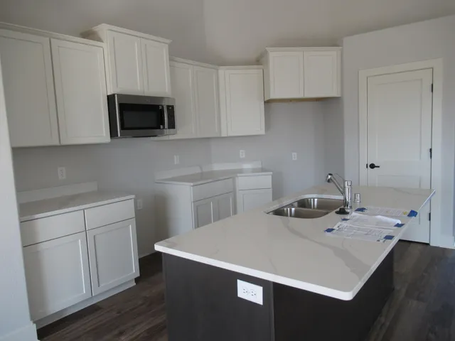 $564,990 | 518 Woodside Court, West Bend, WI 53095