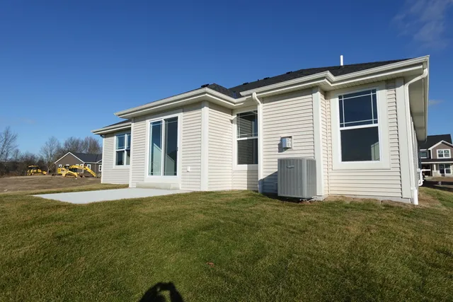 $564,990 | 518 Woodside Court, West Bend, WI 53095