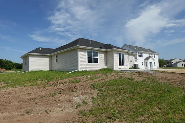 $564,990 | 518 Woodside Court, West Bend, WI 53095