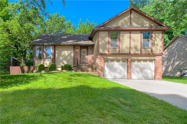$340,000 | 2105 South Kenwood Street, Olathe, KS 66062