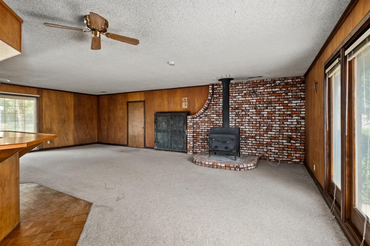 3140 North Temperance Avenue Clovis, CA 93611 - Photo 19 of 36 a view of an empty room with windows