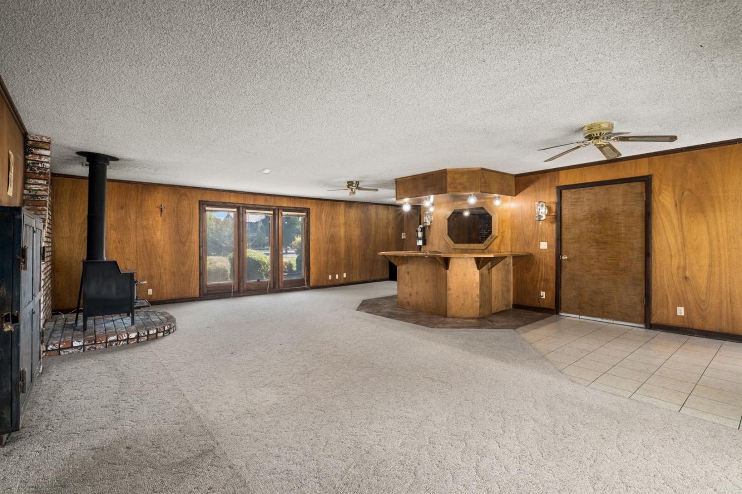 3140 North Temperance Avenue Clovis, CA 93611 - Photo 20 of 36 a view of a livingroom with furniture and a window