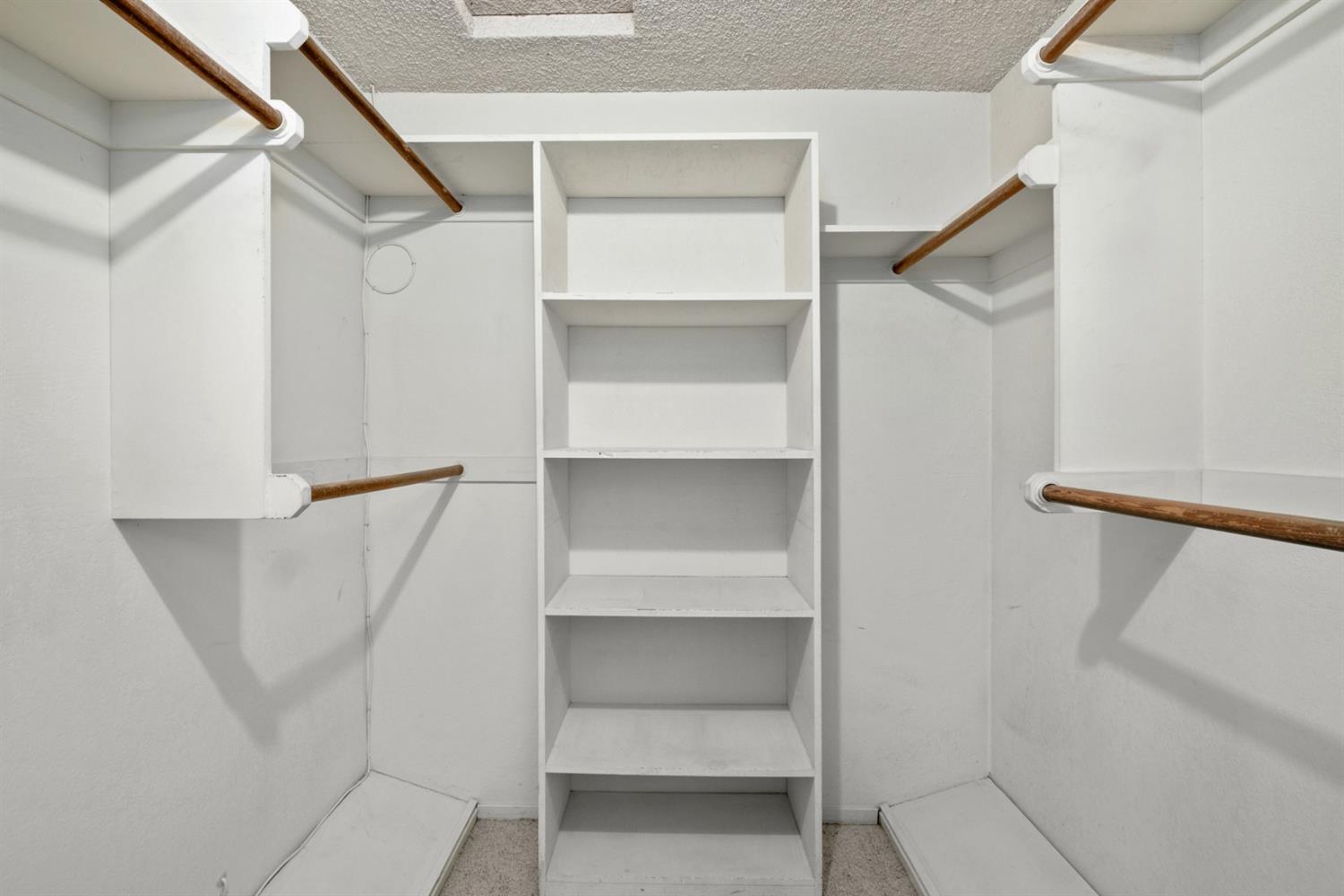 3140 North Temperance Avenue Clovis, CA 93611 - Photo 24 of 36 a view of walk in closet