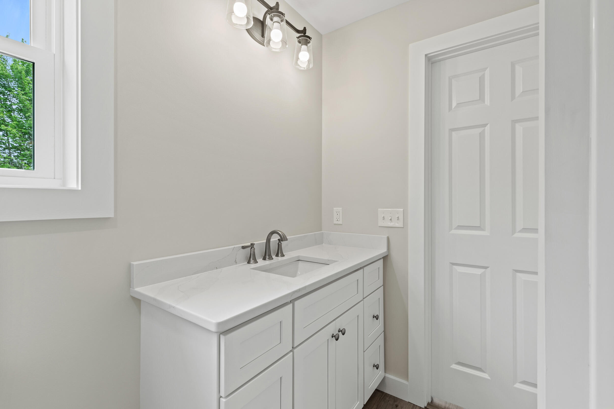 31 Hillside Drive Raymond, ME 04071 - Photo 17 of 35 11 hillside raymond_015