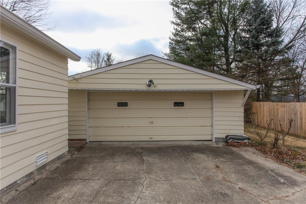 415 West Stop 11 Road Indianapolis, IN 46217 - Photo 5 of 24 Gallery Image 5