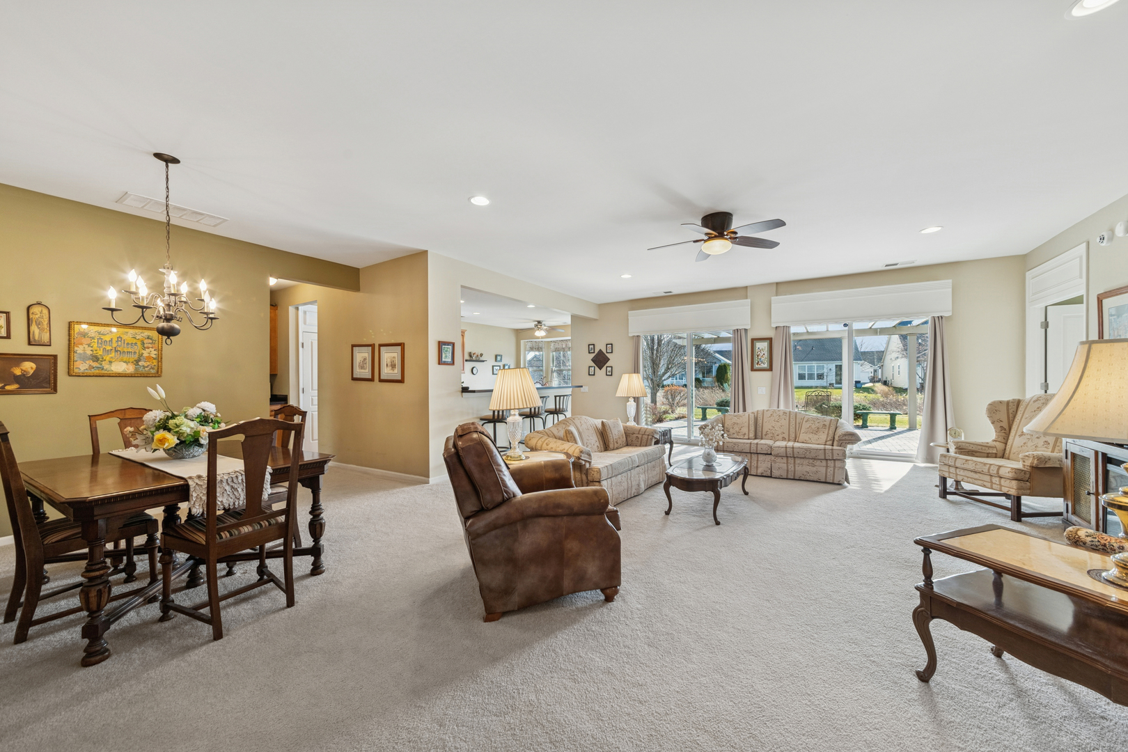 2545 Edgewater Drive Elgin, IL 60124 - Photo 3 of 21 a living room with furniture and a large window