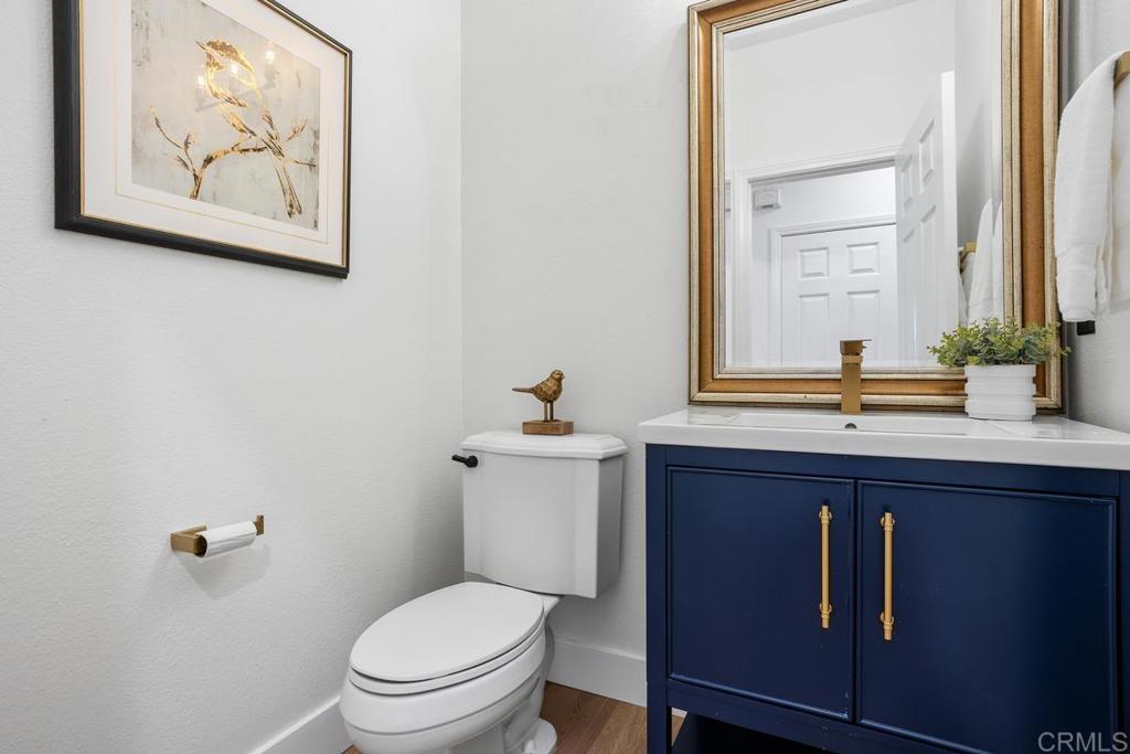 1738 Oriole Court Carlsbad, CA 92011 - Photo 22 of 36 Third bathroom