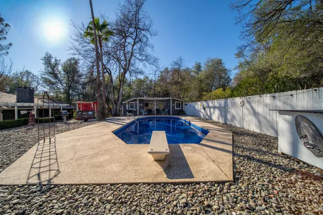 $849,900 | 20114 Vernita Drive, Redding, CA 96003