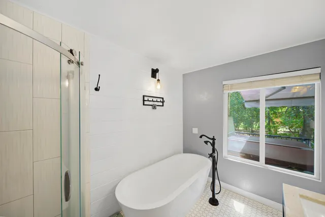 $849,900 | 20114 Vernita Drive, Redding, CA 96003