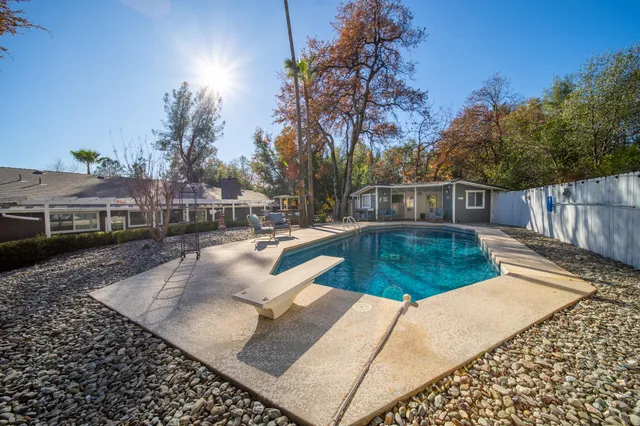 $849,900 | 20114 Vernita Drive, Redding, CA 96003