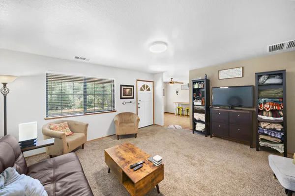 $835,000 | 20114 Vernita Drive, Redding, CA 96003