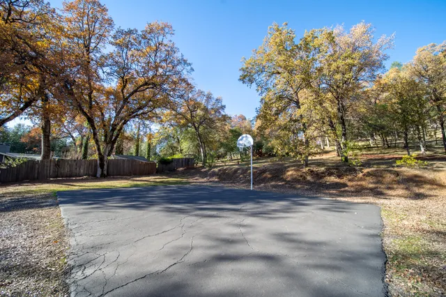 $849,900 | 20114 Vernita Drive, Redding, CA 96003