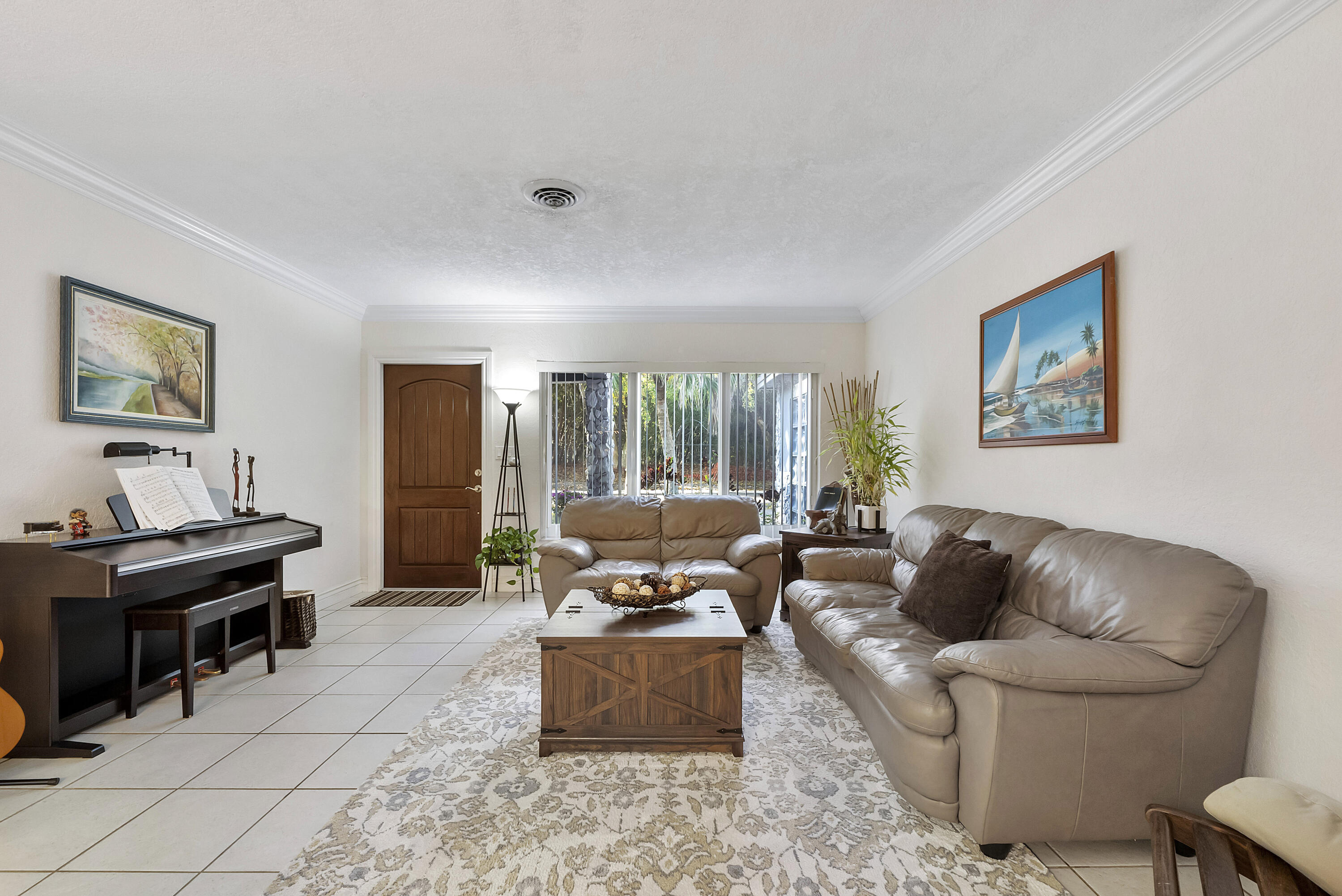 5020 Southwest 11th Street Margate, FL 33068 - Photo 11 of 47 5020 Sw 11th St_018