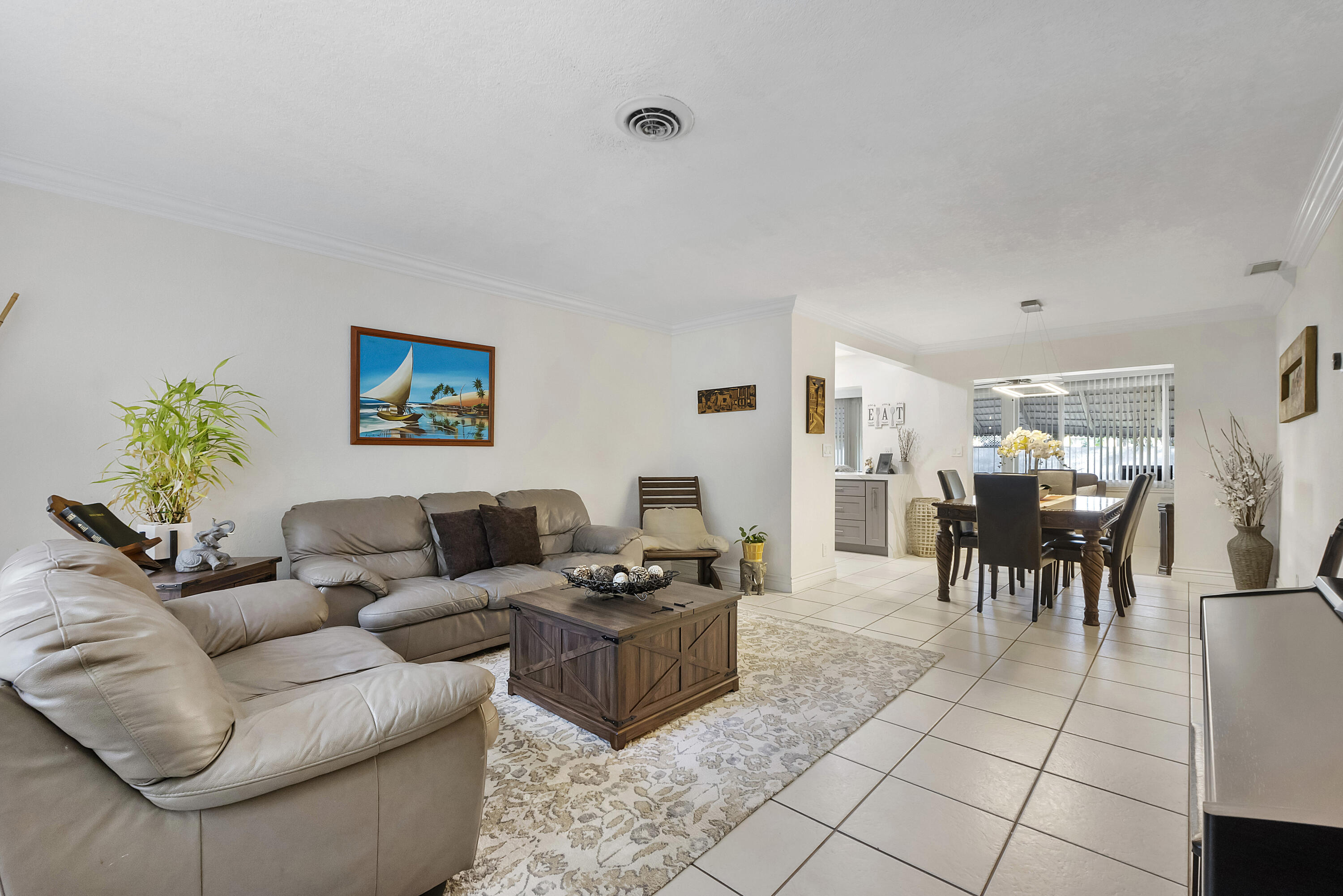 5020 Southwest 11th Street Margate, FL 33068 - Photo 12 of 47 5020 Sw 11th St_019