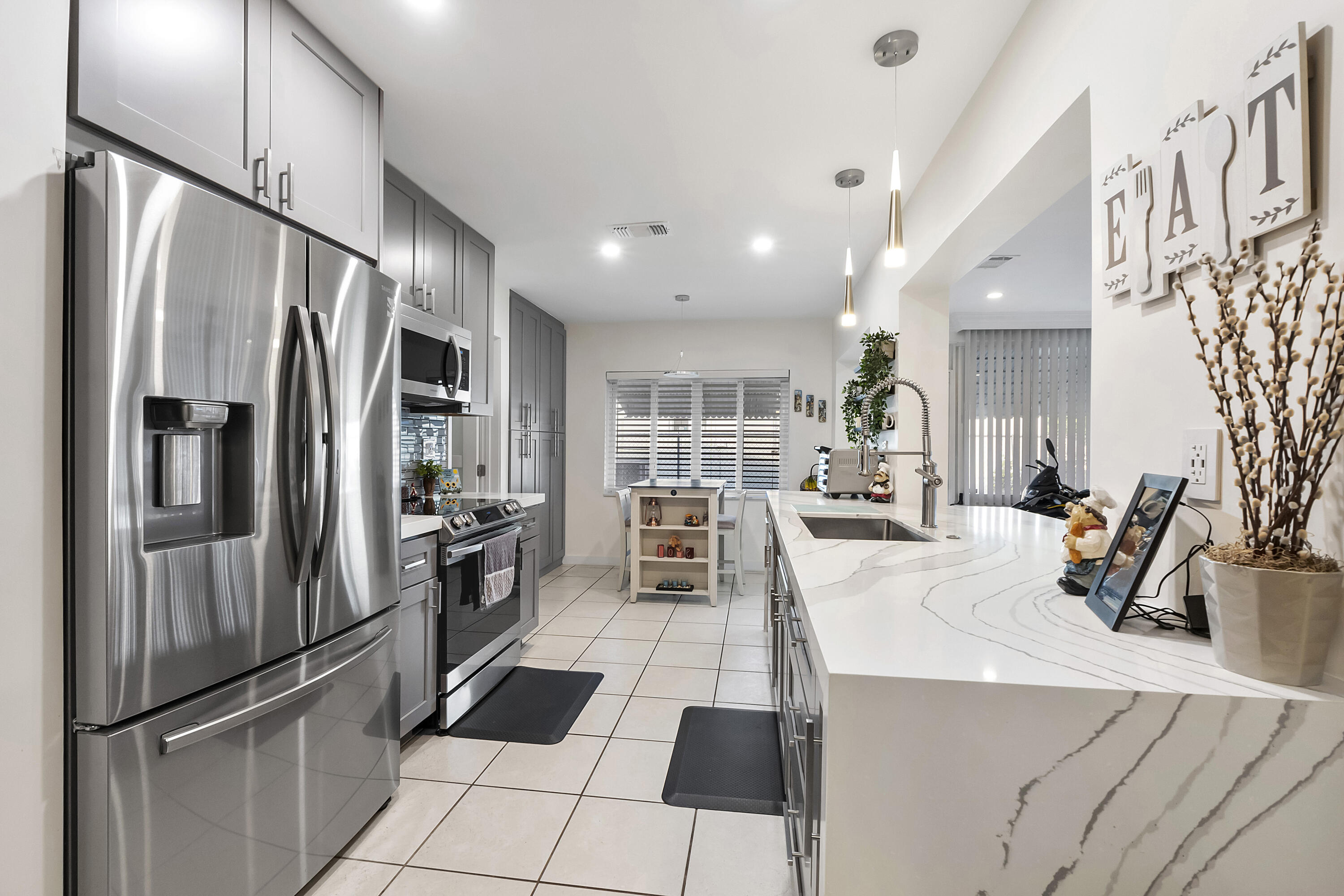 5020 Southwest 11th Street Margate, FL 33068 - Photo 14 of 47 5020 Sw 11th St_021