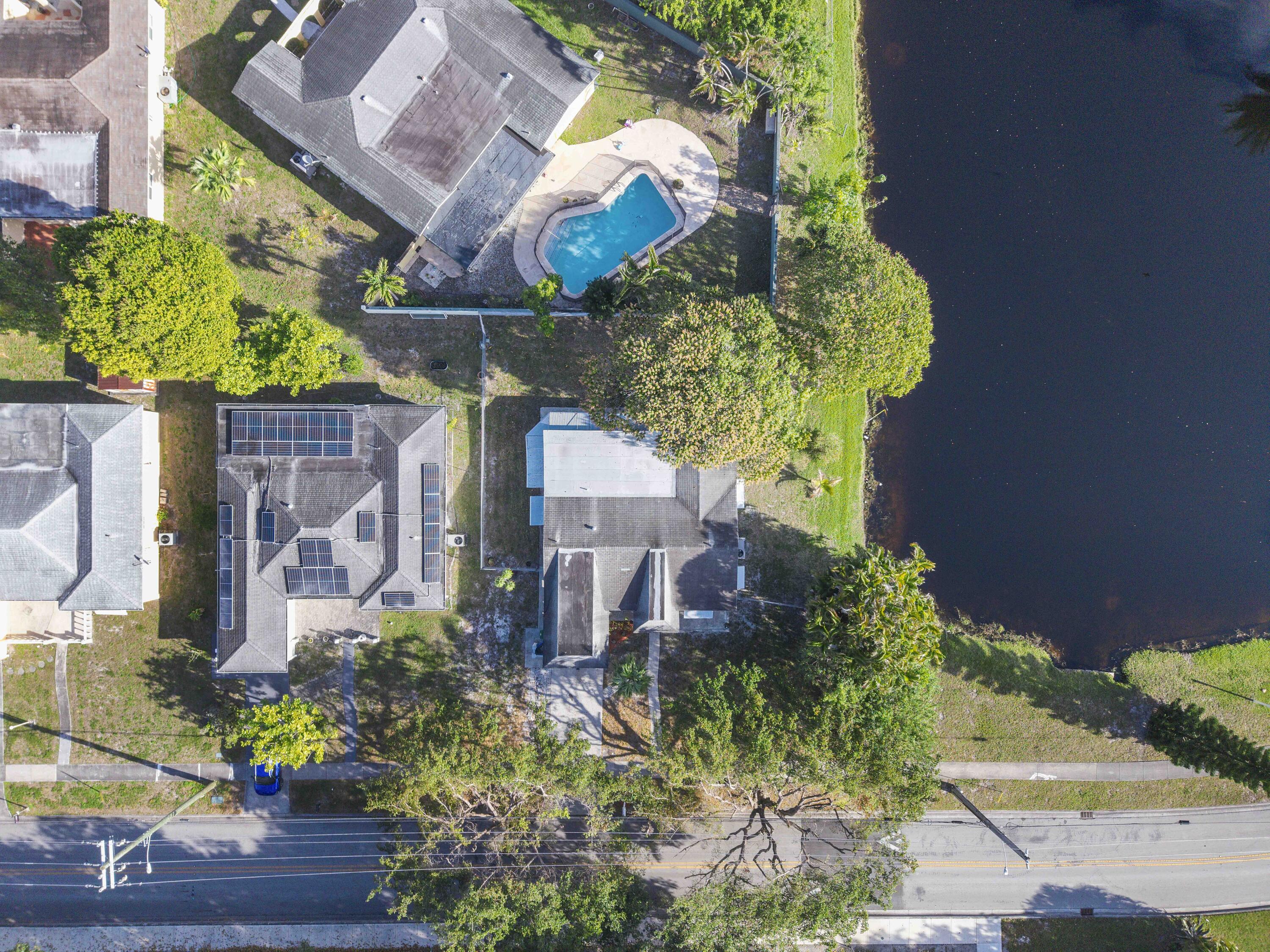 5020 Southwest 11th Street Margate, FL 33068 - Photo 4 of 47 5020 Sw 11th St_007