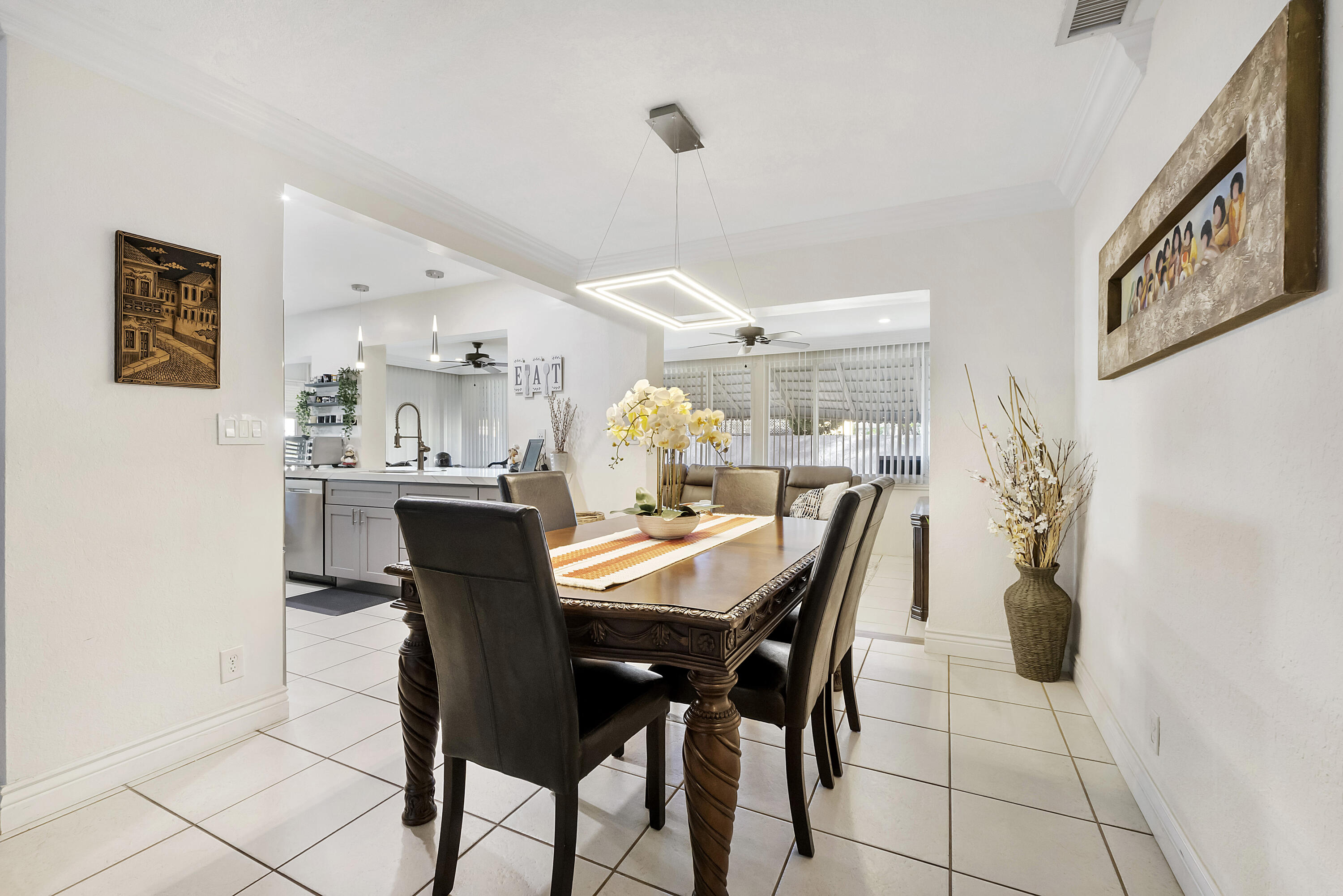 5020 Southwest 11th Street Margate, FL 33068 - Photo 8 of 47 5020 Sw 11th St_015