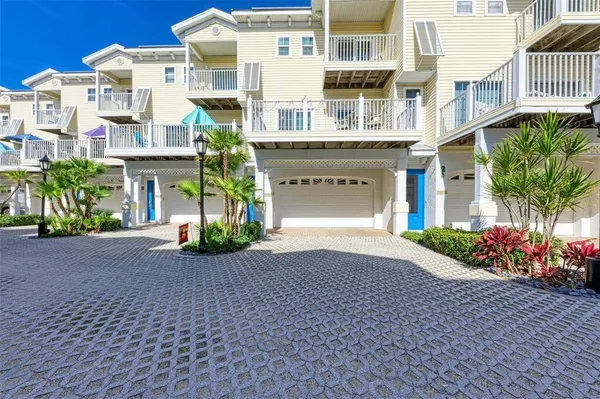 $1,100,000 | 1469 Gulf Drive North, Bradenton Beach, FL 34217