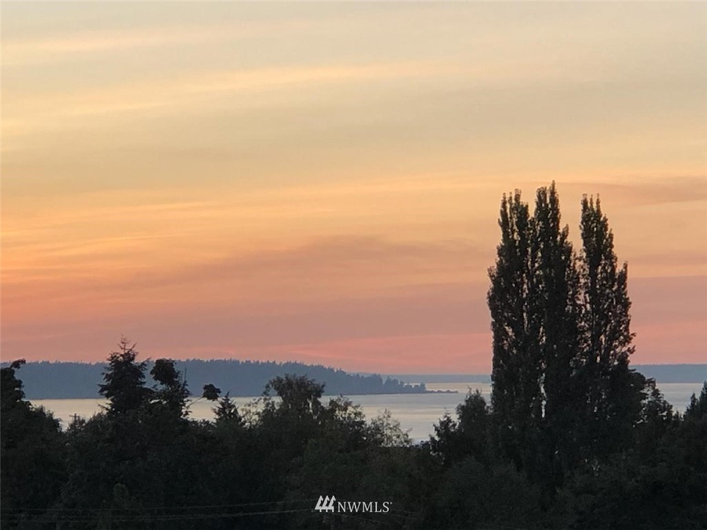 4910 23rd Avenue West Everett, WA 98203 - Photo 5 of 40 a view of sunset
